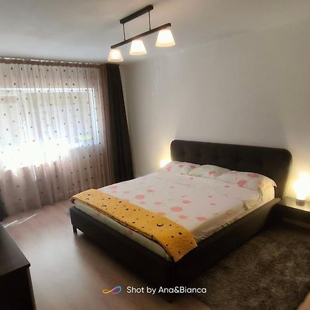 Duck Apartment Bucarest Esterno foto