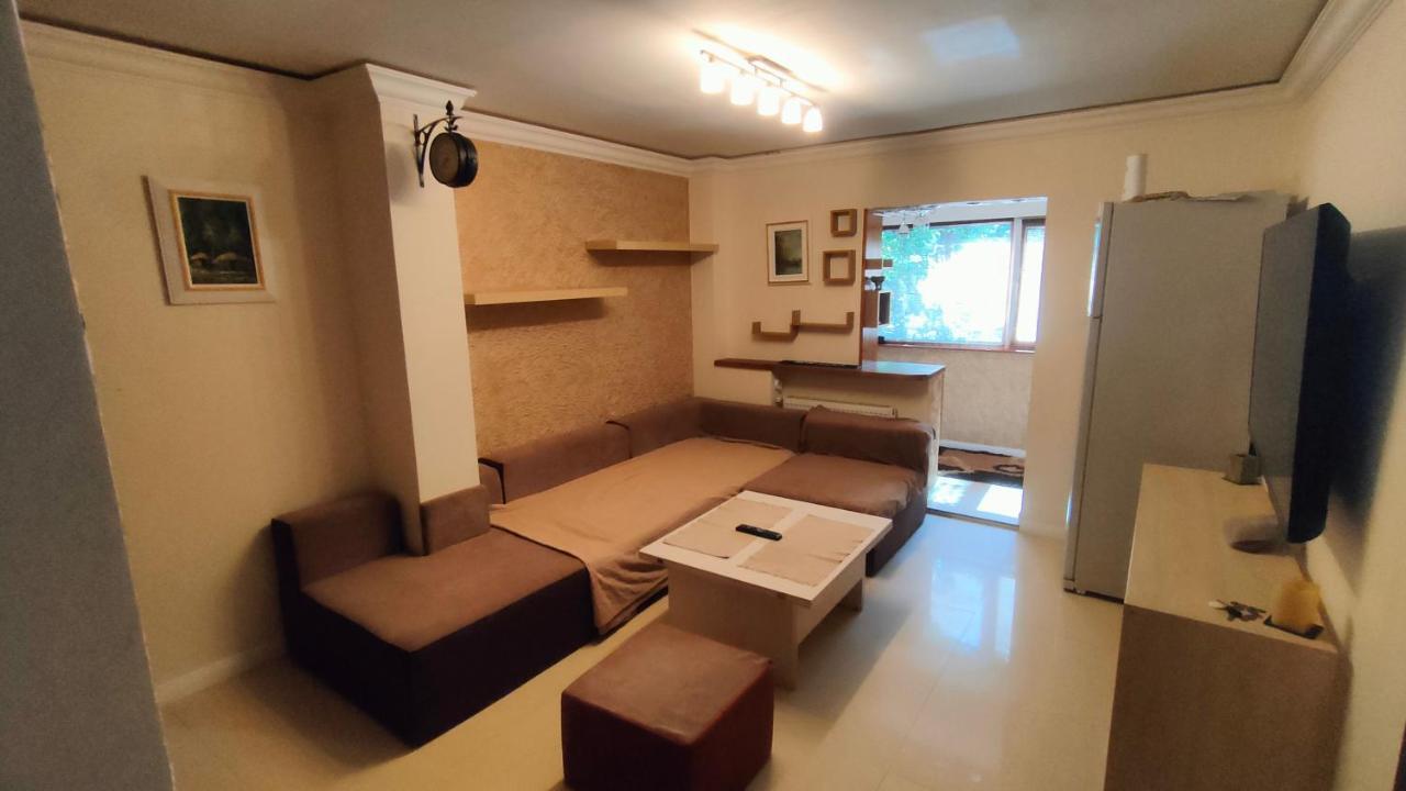 Duck Apartment Bucarest Esterno foto