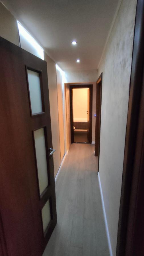 Duck Apartment Bucarest Esterno foto