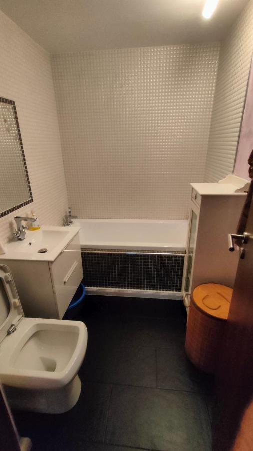 Duck Apartment Bucarest Esterno foto