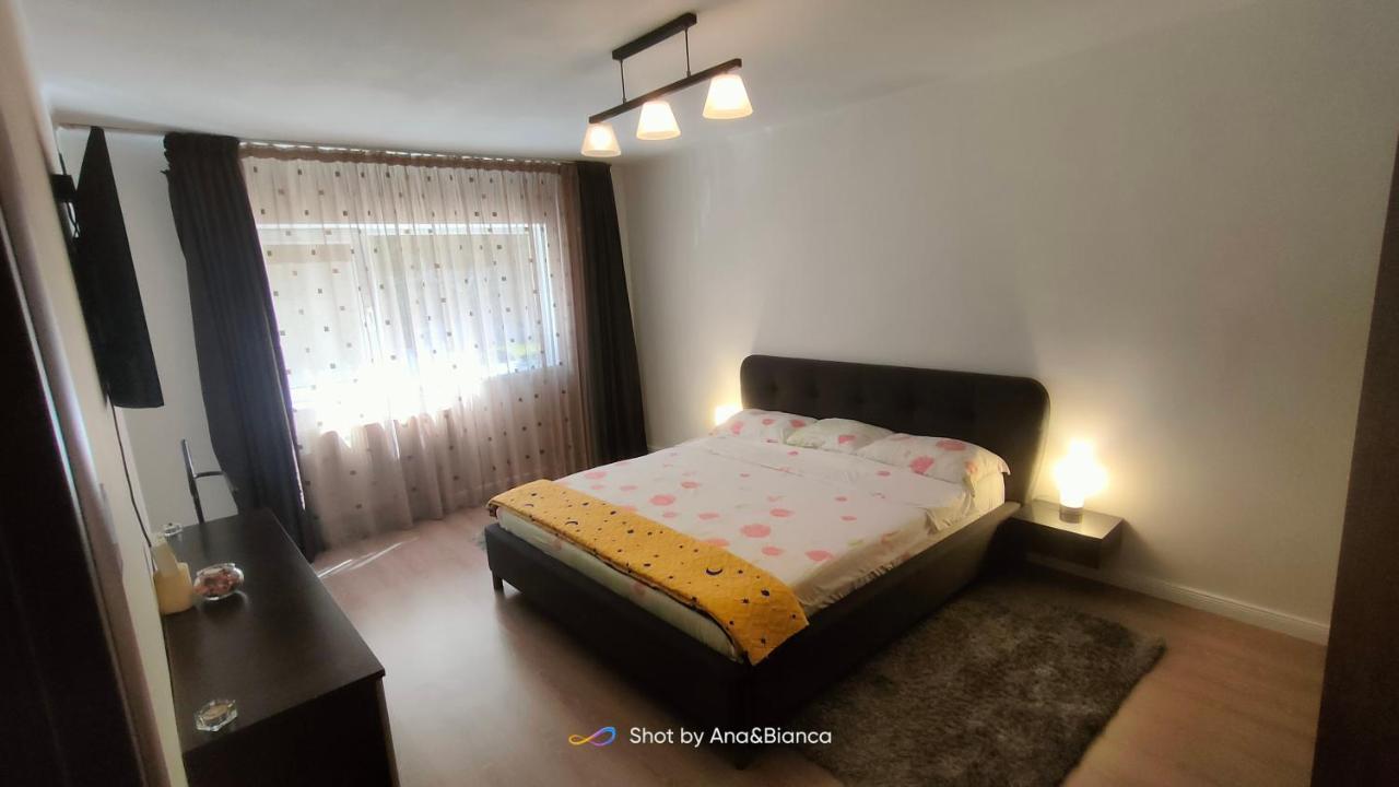 Duck Apartment Bucarest Esterno foto