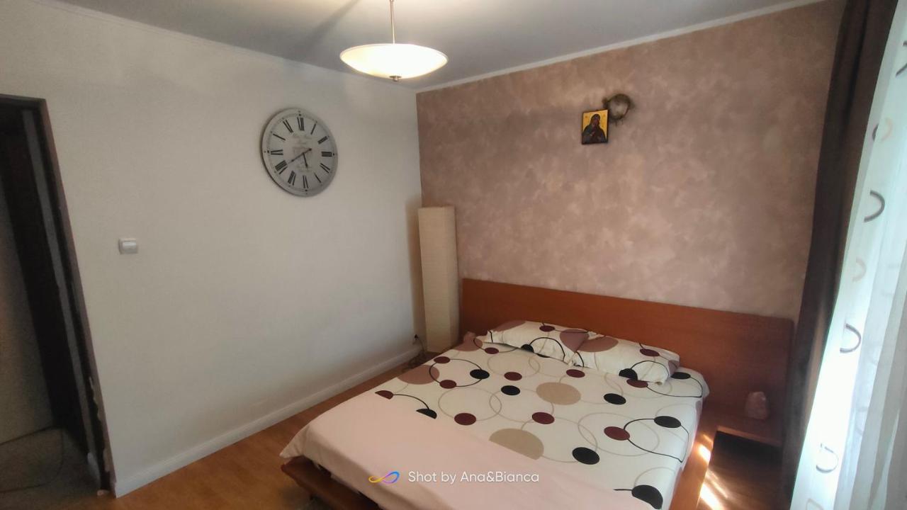 Duck Apartment Bucarest Esterno foto