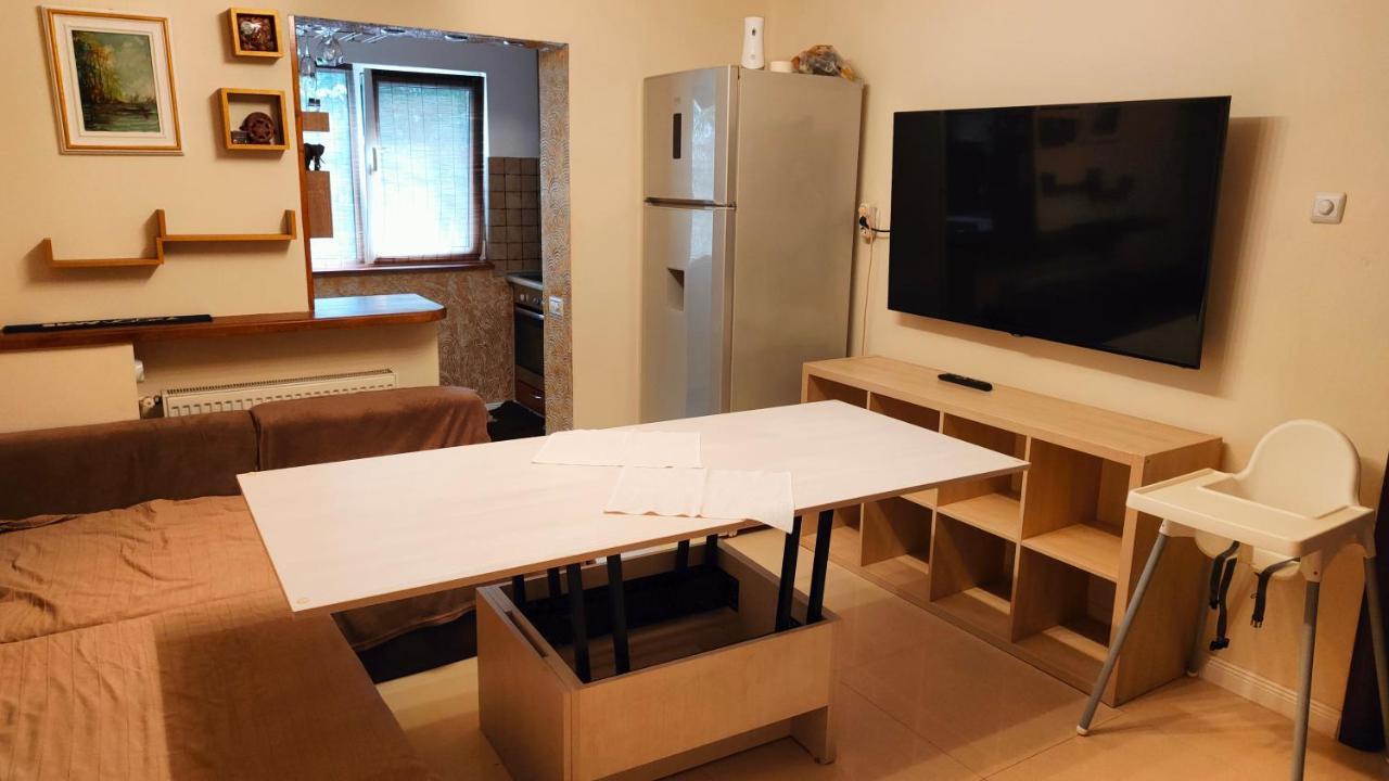 Duck Apartment Bucarest Esterno foto