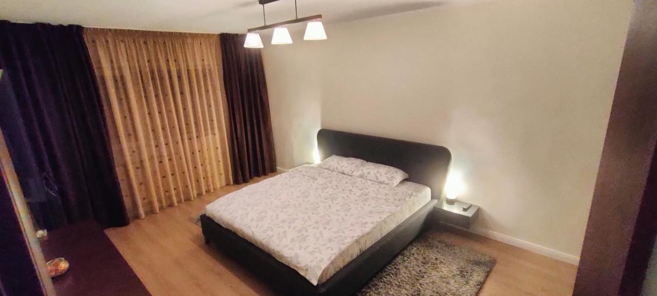 Duck Apartment Bucarest Esterno foto