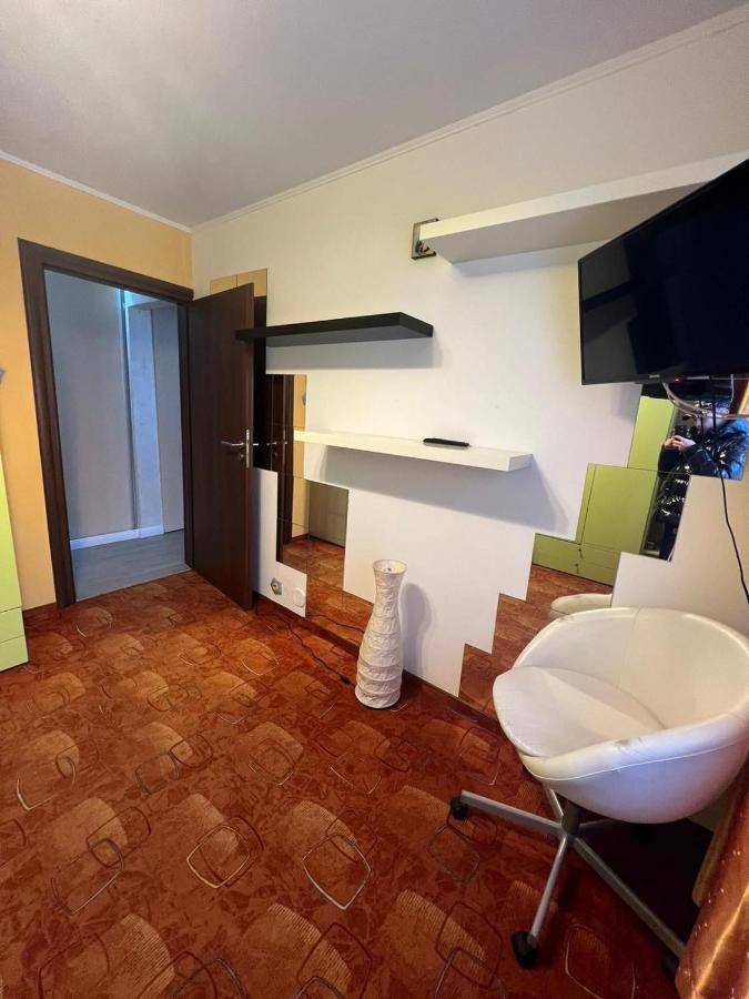 Duck Apartment Bucarest Esterno foto